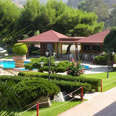 Delle Canne أمانتيا